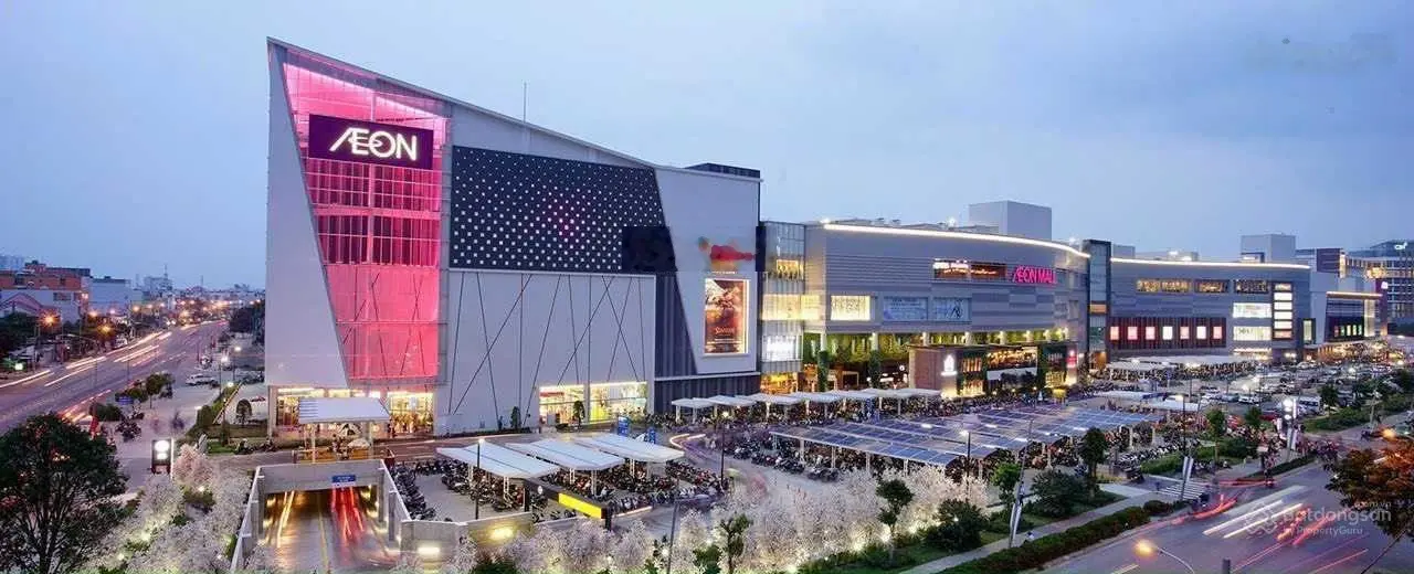 Nhà 3 lầu ngay trung tâm thành phố cách aeon mall tân an 200m. chỉ 800 triệu, dt 100m2, sổ sẵn