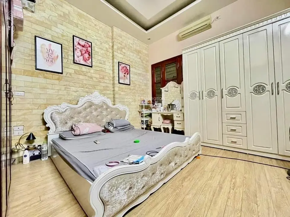 Bán nhà Văn Quán 84m2, 4 tầng mặt tiền 4,5m view công viên, có vỉa hè, ô tô tránh giá 20,8 tỷ