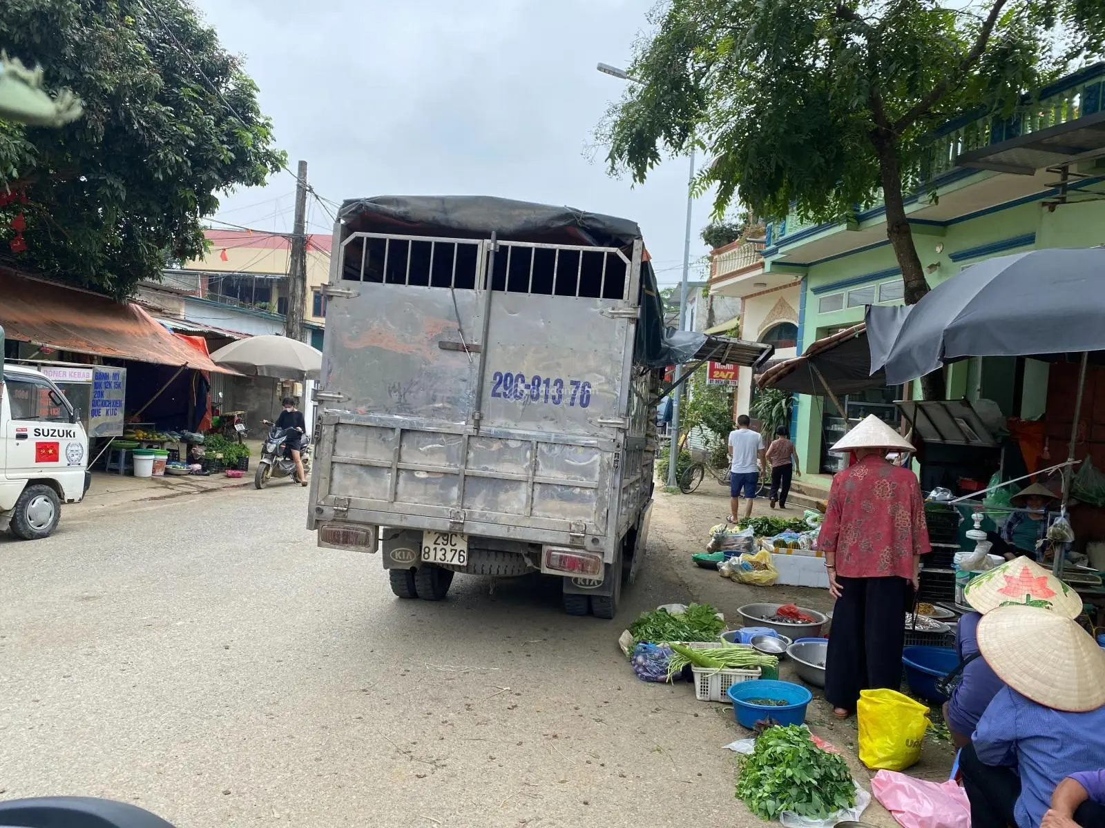 Bán 165m2 thế đất vuông đét 12m mặt tiền đường oto tránh nhau tại Đông Yên, Quốc Oai, HN. Giá 5xxtr