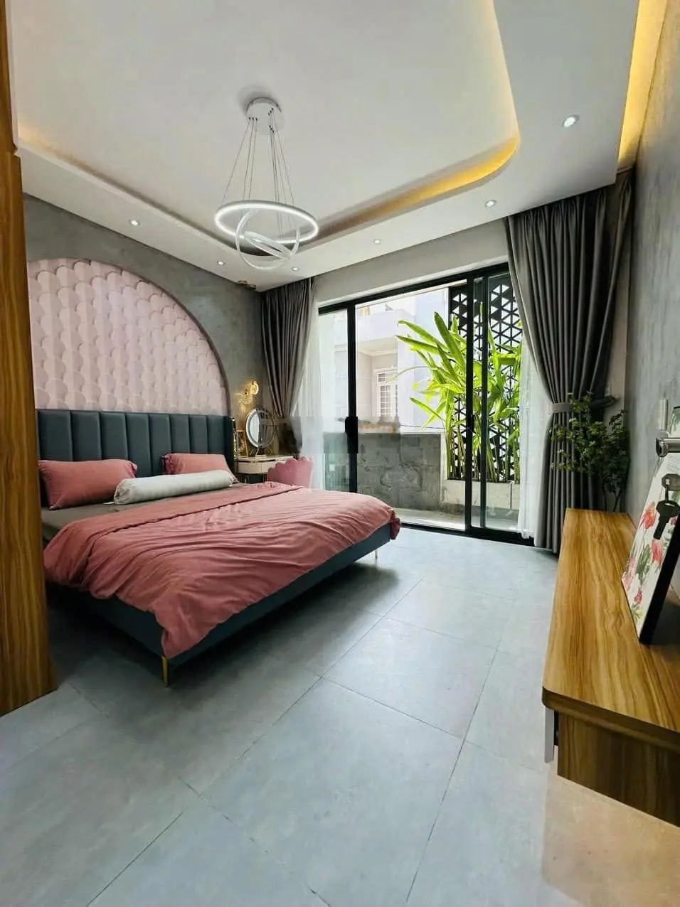 Tôi bán nhà đẹp 70.5m2 ở Phan Văn Hân -Bình Thạnh. Gần chợ Thị Nghè. Đang cho thuê 28tr. Giá 3tỷ480