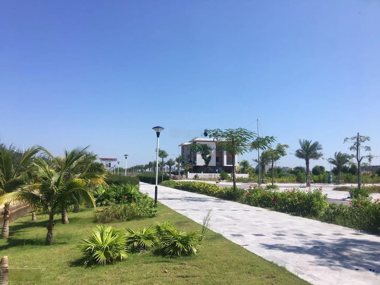 Bán đất biệt thự View kênh sinh thái, ko ép xây, dt 300m2, đường 20,5m, sổ đỏ giá từ 16 triệu/m2