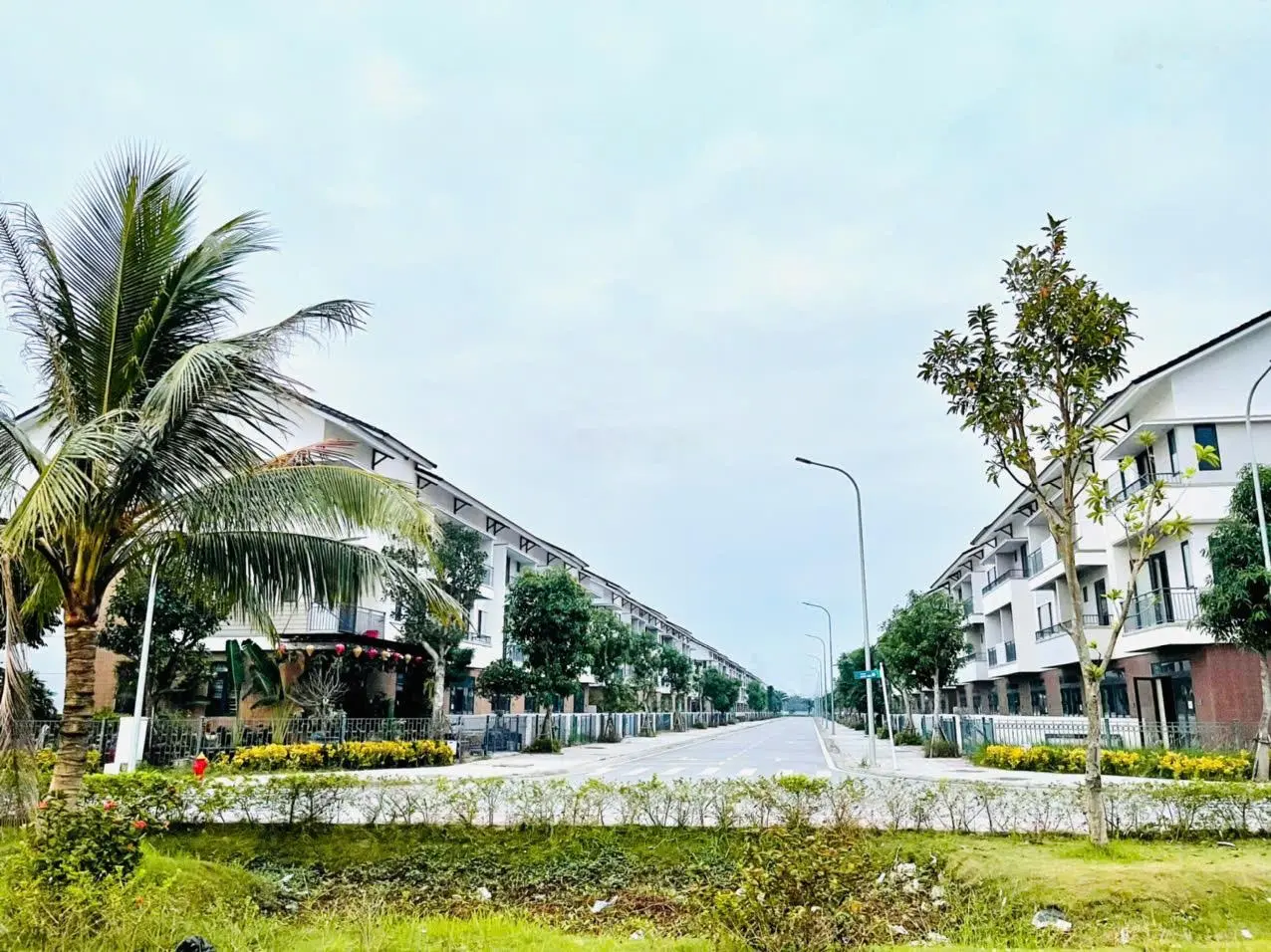 Bán shophouse 100m2, nhà 3 tầng, có đường nội khu 6m, tại Centa Riverside, VSIP - Từ Sơn - Bắc Ninh