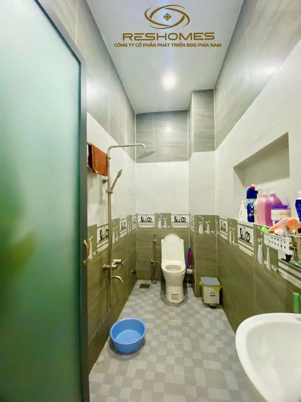 Bán nhà 1 trệt 1 lầu, trung tâm Tân Bình, 2 ngủ 2 WC, 95m2 giá cực rẻ