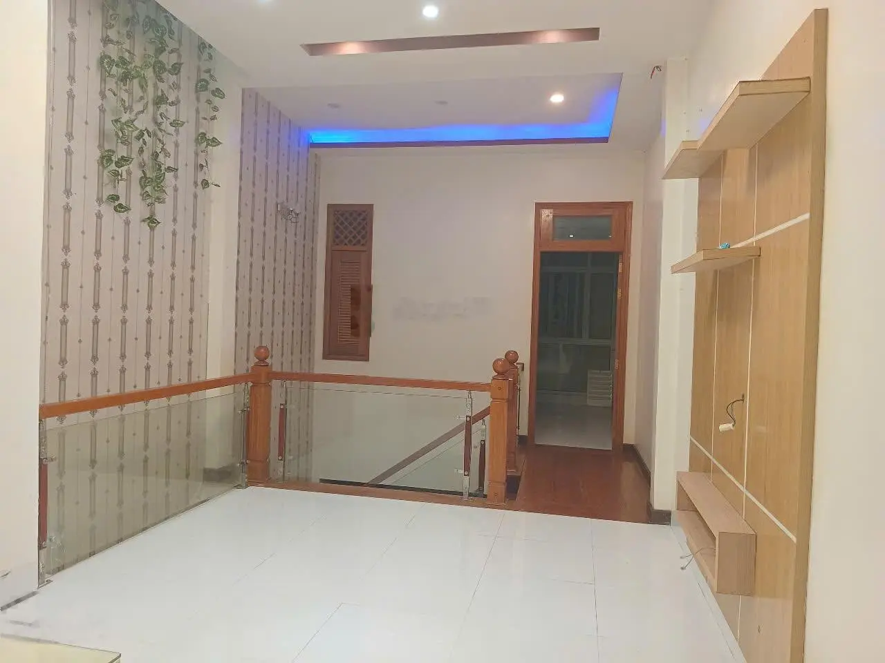 Bán nhà mặt phố Nguyễn Hoàng, 9,9 tỷ, 110m2, 3PN, 3WC, 2 tầng, Đà Nẵng