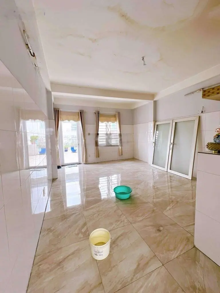 Mặt tiền Bến Vân Đồn hiếm bán, 89,4 m2, 5 tầng BTCT view sông. 38,5 tỷ