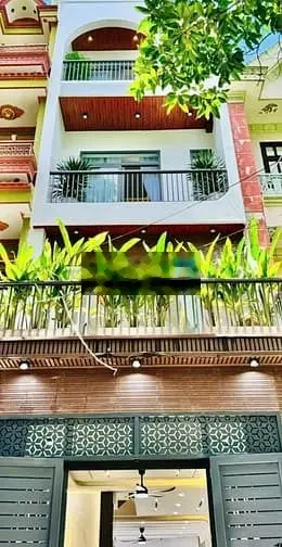 Cần bán gấp Lý Chính Thắng, Võ Thị Sáu, q3, 60m2 3tỷ900, SHR