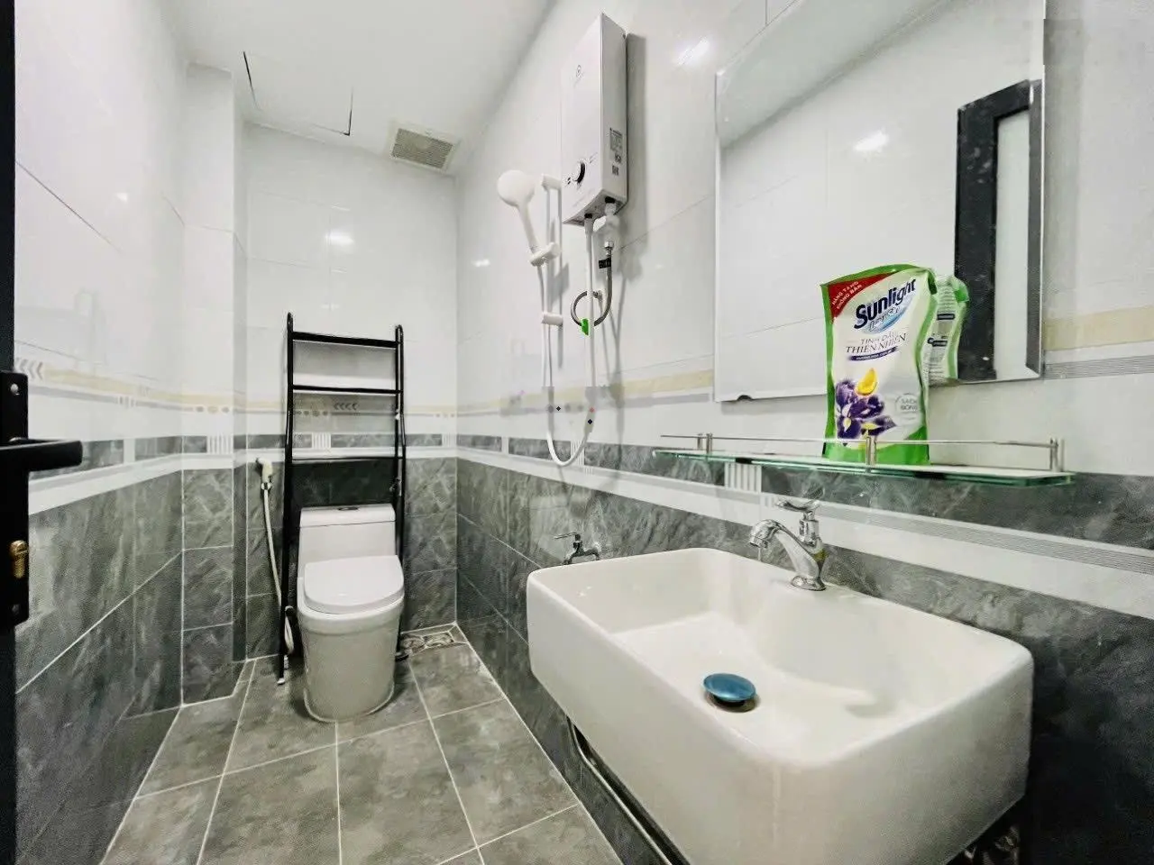 Bán nhà Nguyễn Chí Thanh DT 4,2*15m hẻm thông kinh doanh CHDV cao cấp 7 phòng ngủ 7 wc full phòng