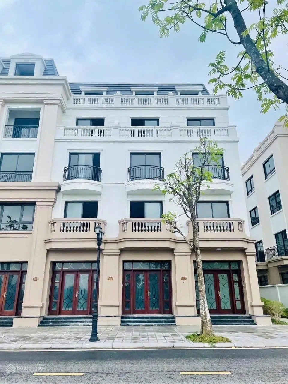 Bán gấp Shophouse đẹp xuất sắc tại Vinhomes Golden Avenue Móng Cái, 3,6 tỷ, 67,5 m2