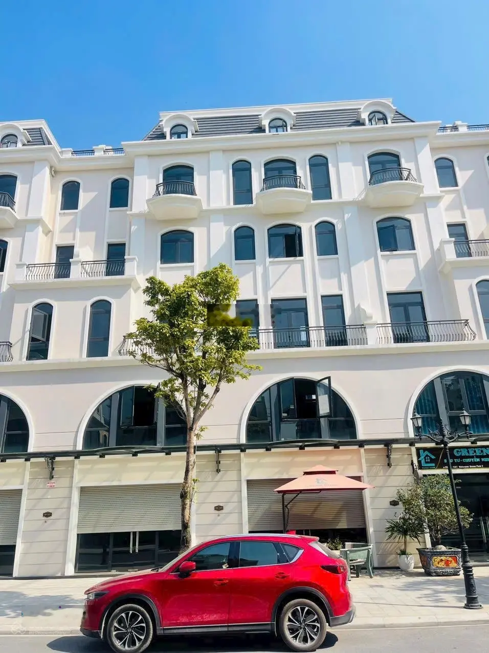 Bán shophouse 2 mặt đường phân khu Sao Biển. Kế cận chung cư và công viên trung tâm Empire Park