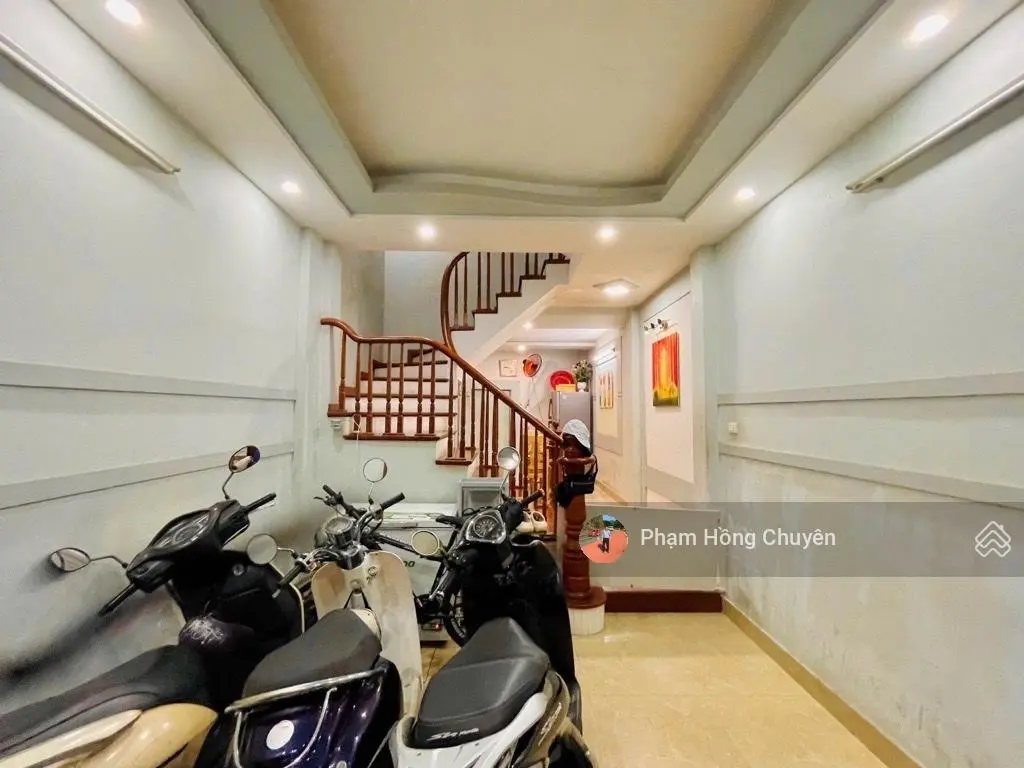 Bán nhà Hạ Đình, 34m2, 5 tầng, gần hồ, ngõ thông gần ô tô, view Cao Xà Lá