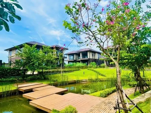 Mua nhà sang rinh xế xịn khi sở hữu dinh thự châu Âu Park Village ven sông Waterpoint Nam Long