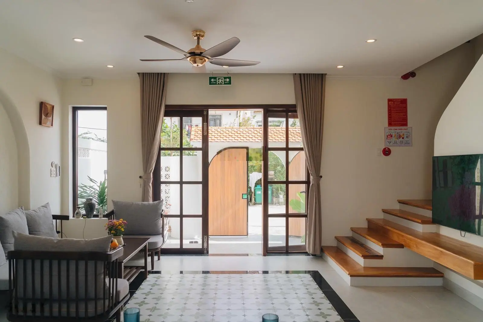 Bán homestay trung tâm Hội An 5PN, sở hữu view cánh đồng lúa. Nội thất xịn sò. Giá 11,9 tỷ