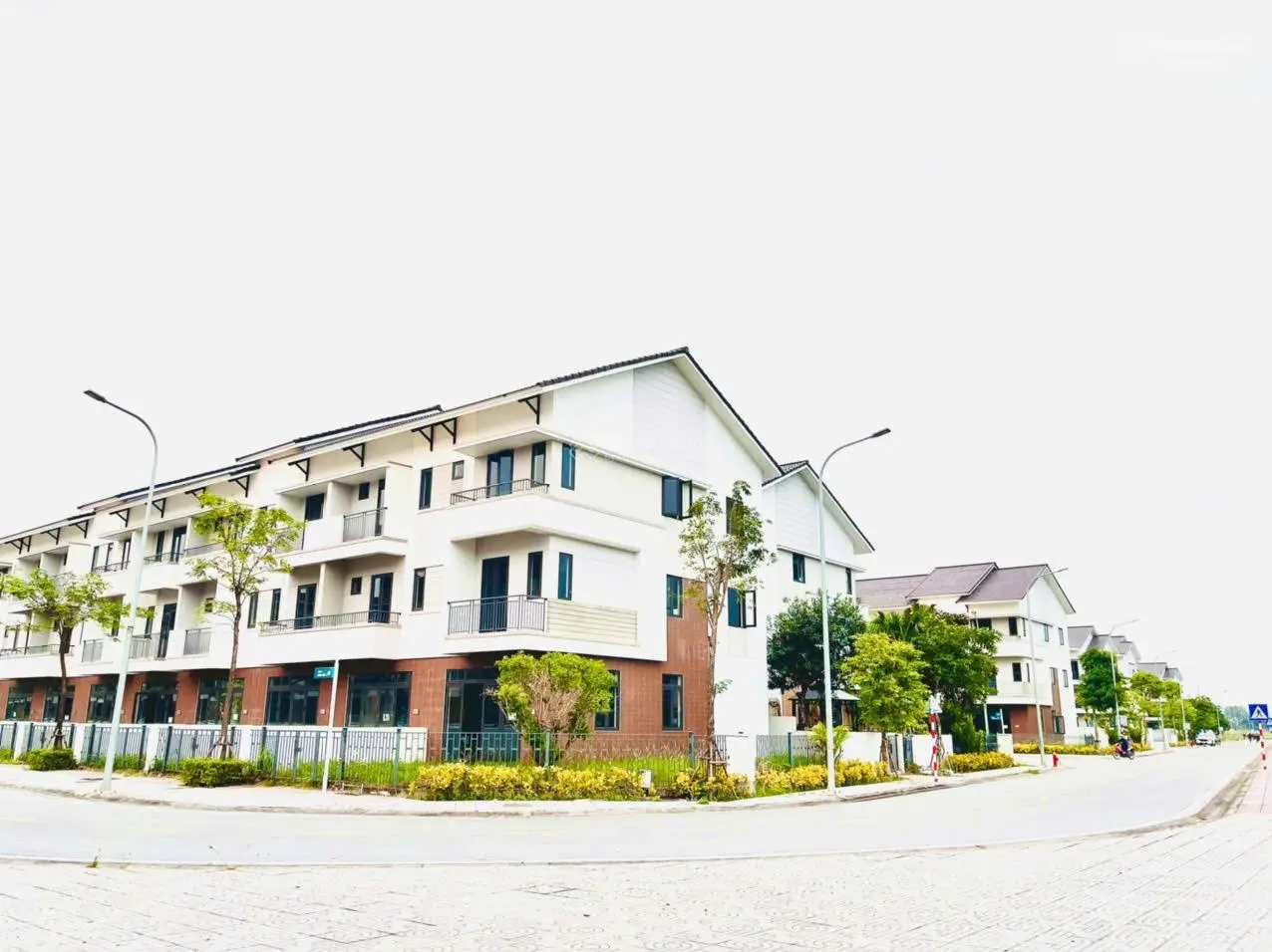 Bán shophouse 100m2, nhà 3 tầng, có đường nội khu 6m, tại Centa Riverside, VSIP - Từ Sơn - Bắc Ninh