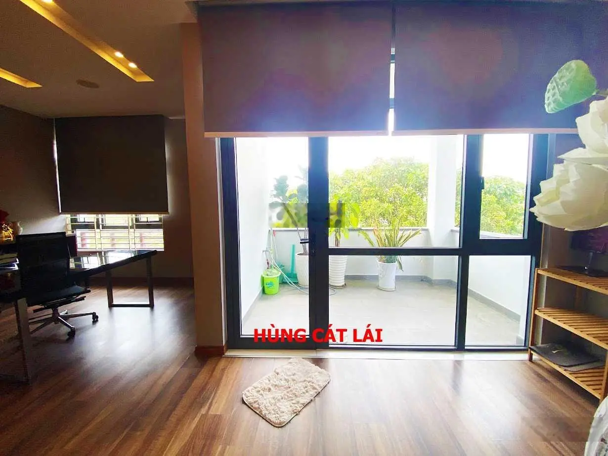 Bán biệt thự Phố Đông Village, DT 190m2, đường 20m, nhà hoàn thiện full nội thất, giá 22 tỷ, SHR