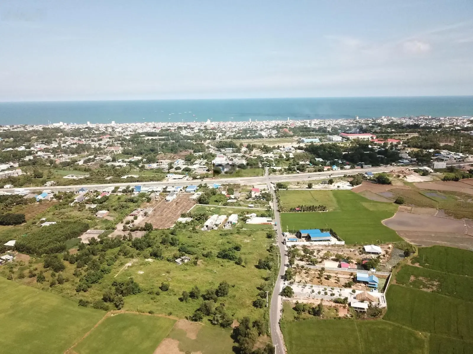 Bán nhanh: Khuôn viên nghỉ dưỡng view ruộng - núi, thoáng mát, sạch sẽ, tiện ích đầy đủ mọi mặt