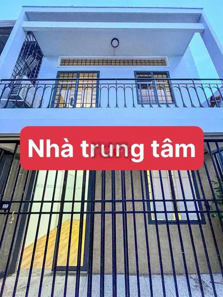 Bán nhà trung tâm - cách siêu thị lotte 200m