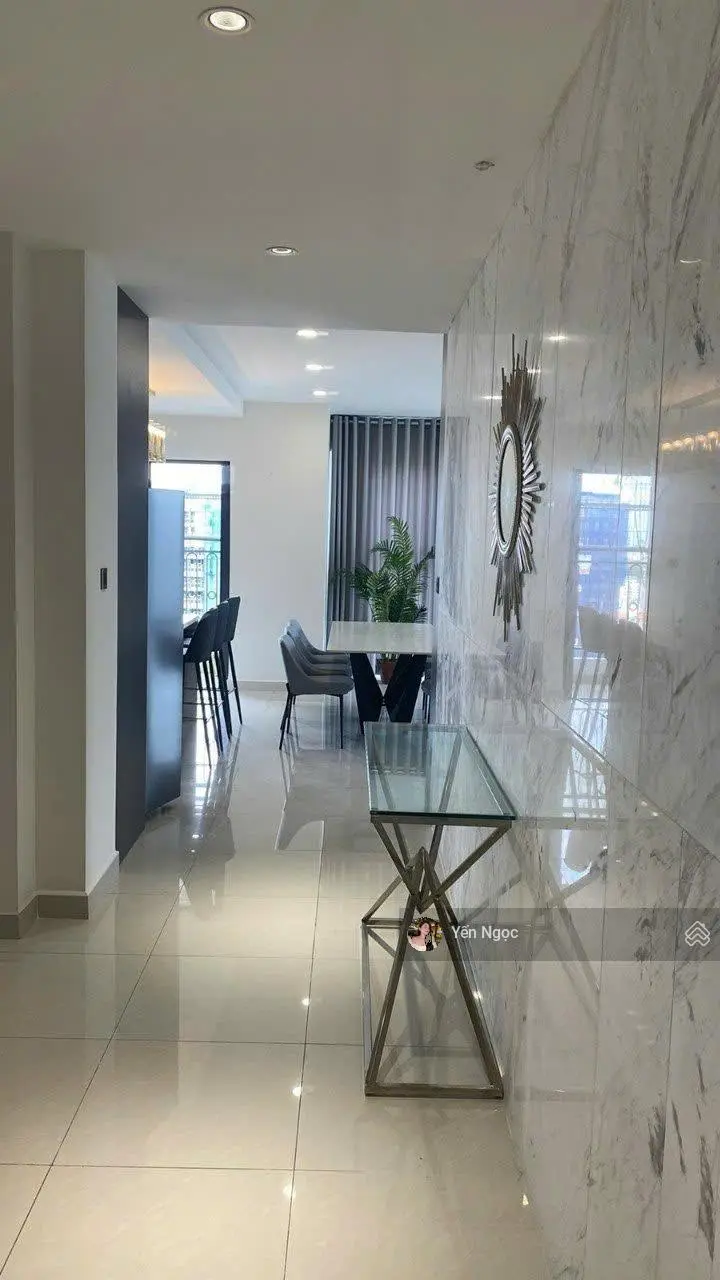 Bán CC siêu hot tại Saigon Royal Residence, 23 tỷ, 177m2, 3PN, 3WC