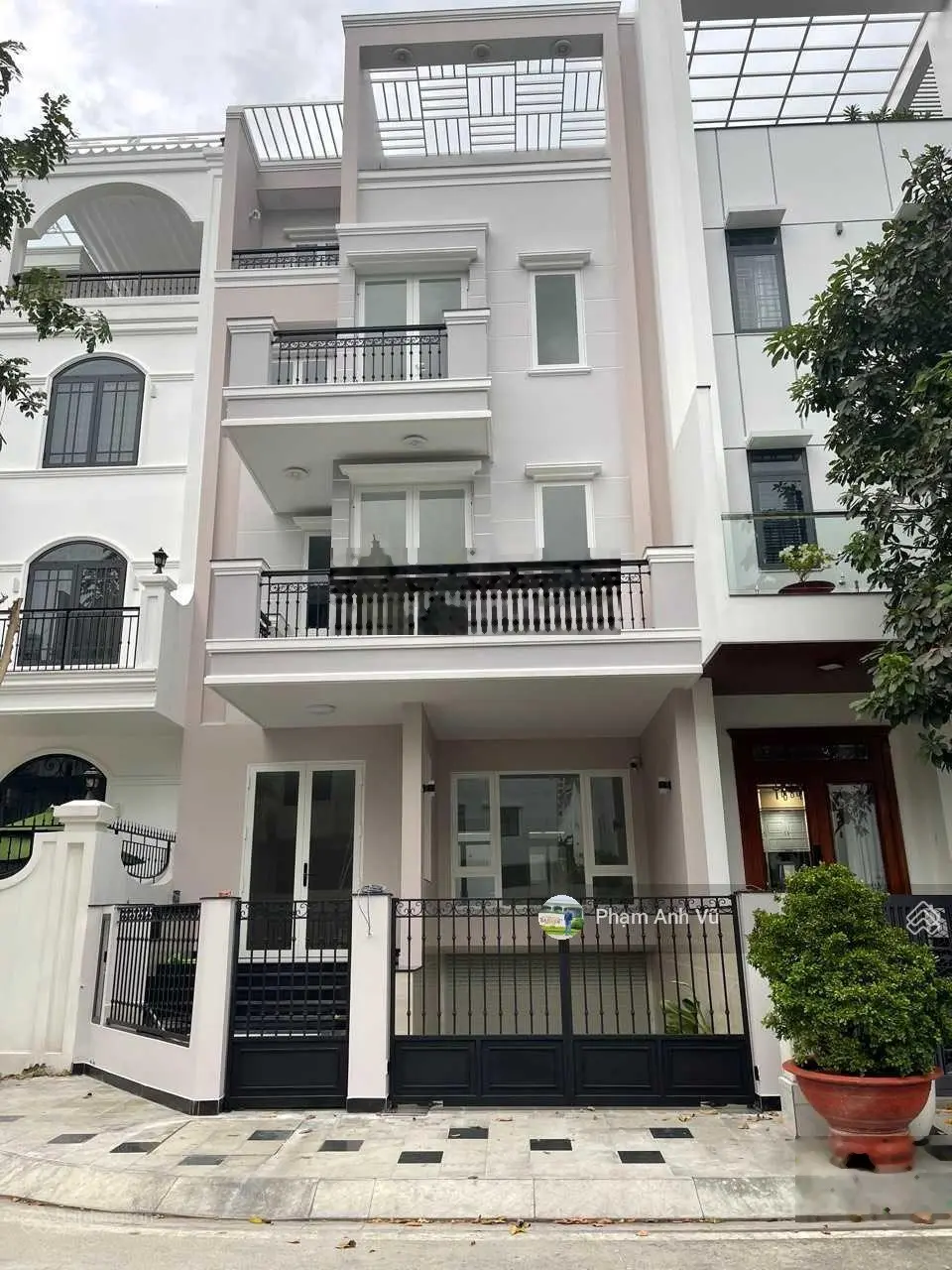 Bán nhà phố (9x18m) hướng Đông Nam, 40 tỷ TL, Quận 2 - Saigon Mystery Villas LH: 0948888399