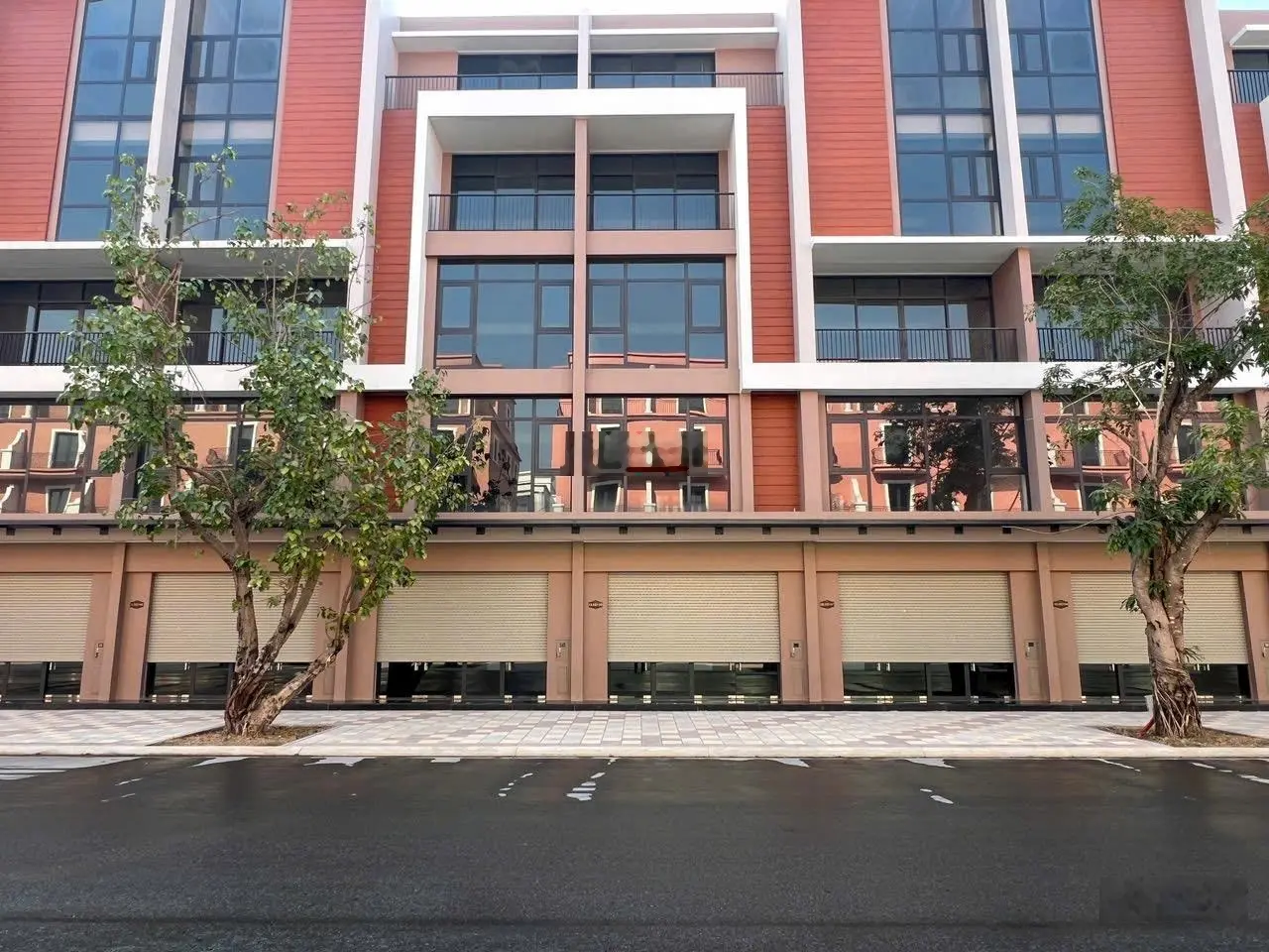 Siêu HOT Shophouse 70m2 đường lớn Đại Lộ Hừng Đông 25m chỉ nhỉnh 10tỉ. Giá rẻ nhất Vin OceanPark 3.