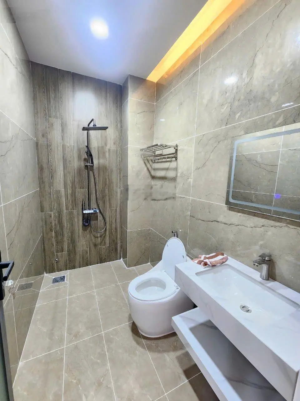 Bán nhà 1 trệt 2 lầu, KDC Lộc Phát Residence, P.Thuận Giao, Tp.Thuận An