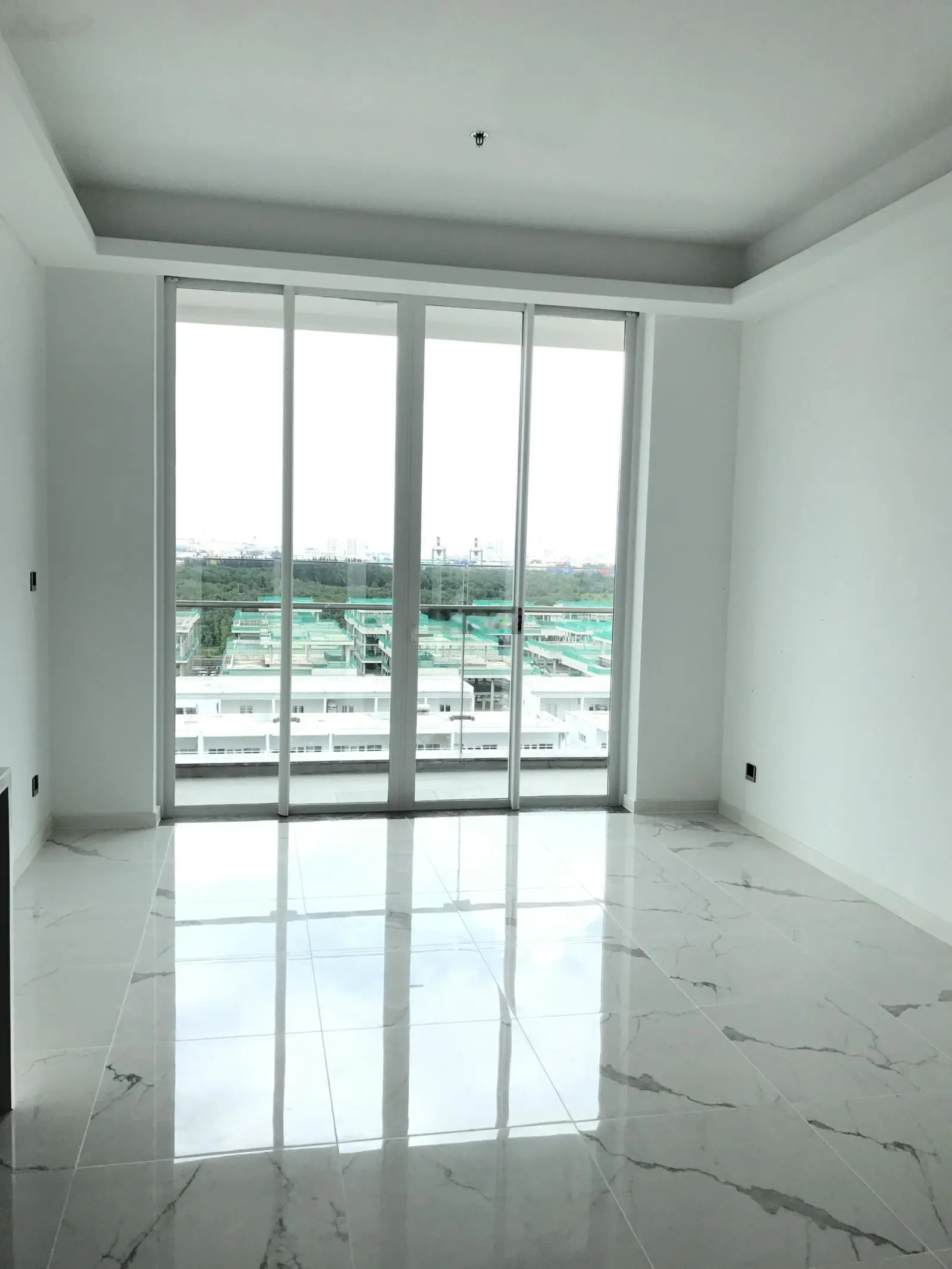 Chuyển nhượng gấp căn hộ Sarina khu đô thị Sala căn góc 3PN 127m2. View Đông Nam