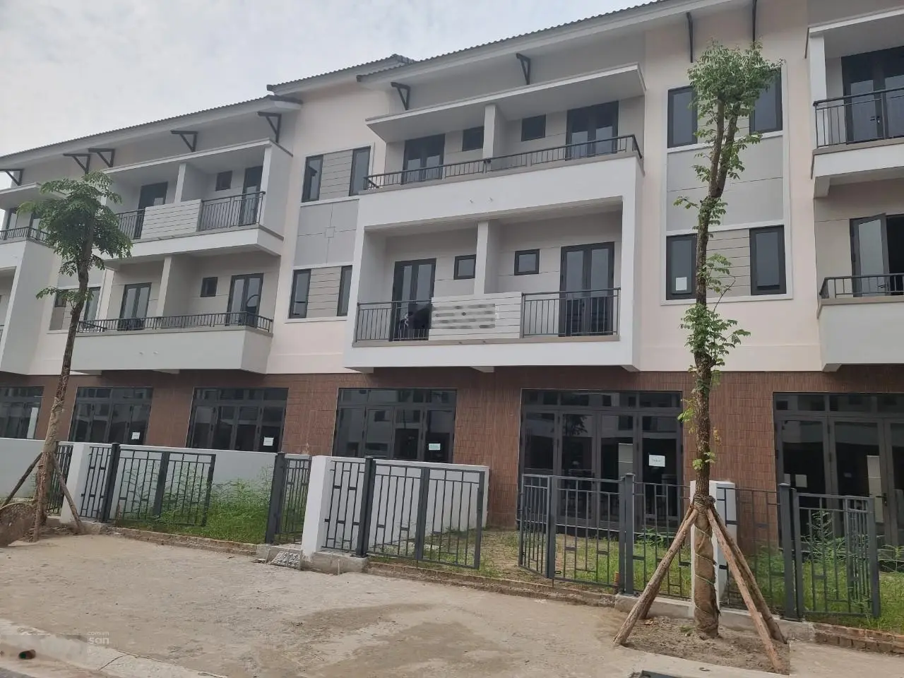 Bán căn SH3 Centa Riverside Từ Sơn siêu đẹp 100m2 tặng nhà 3 tầng kinh doanh 6,2tỷ 0966228003