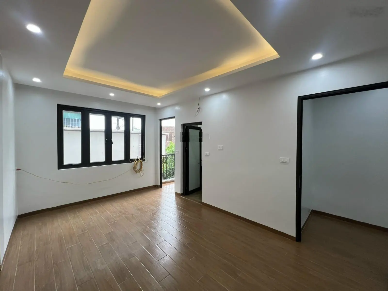 Bán nhà 3 tầng Nông Trang, 62m2, mới, ô tô, ngõ thông 2.6 tỷ