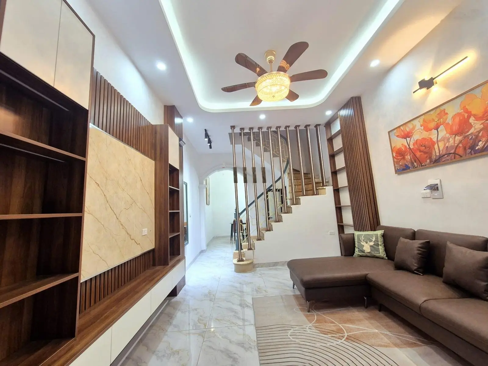 Hộ khẩu Hai Bà Trưng 4 tầng 42m2 chỉ 8.Xtỷ, gần ôtô - Minh Khai, Bạch Mai, Kim Ngưu, Trần Khát Chân