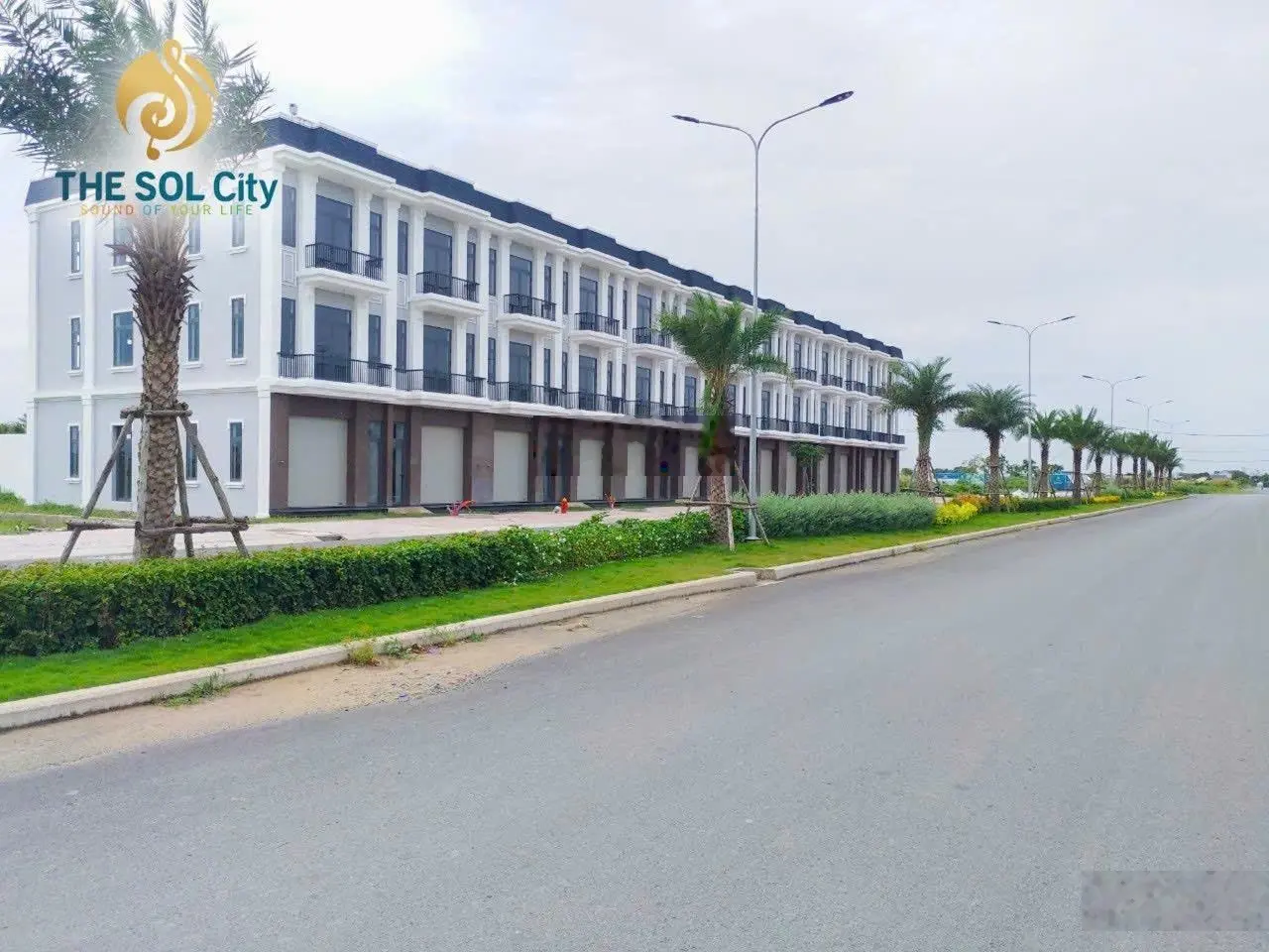 Cần bán gấp căn shophouse mặt tiền 50m dự án The Sol City 3.5 tấm giá 4tỷ3. LH 0931112822