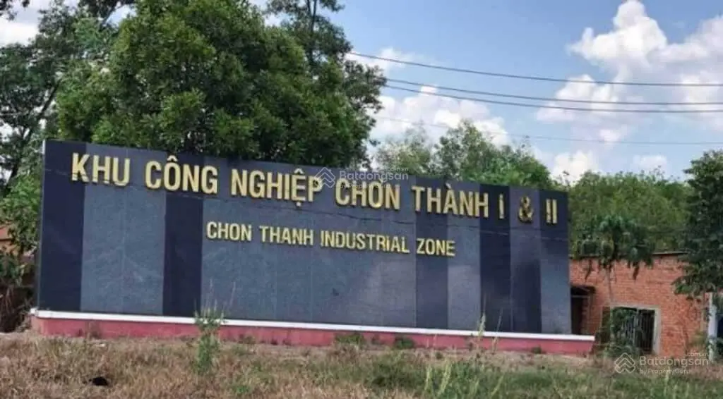 Bán đất 1ha, rẻ 2tr/m2 (80 đô/m2) ở KCN Chơn Thành, Bình Phước. Có sẵn hồ sơ PCCC, GPXD, tường bao