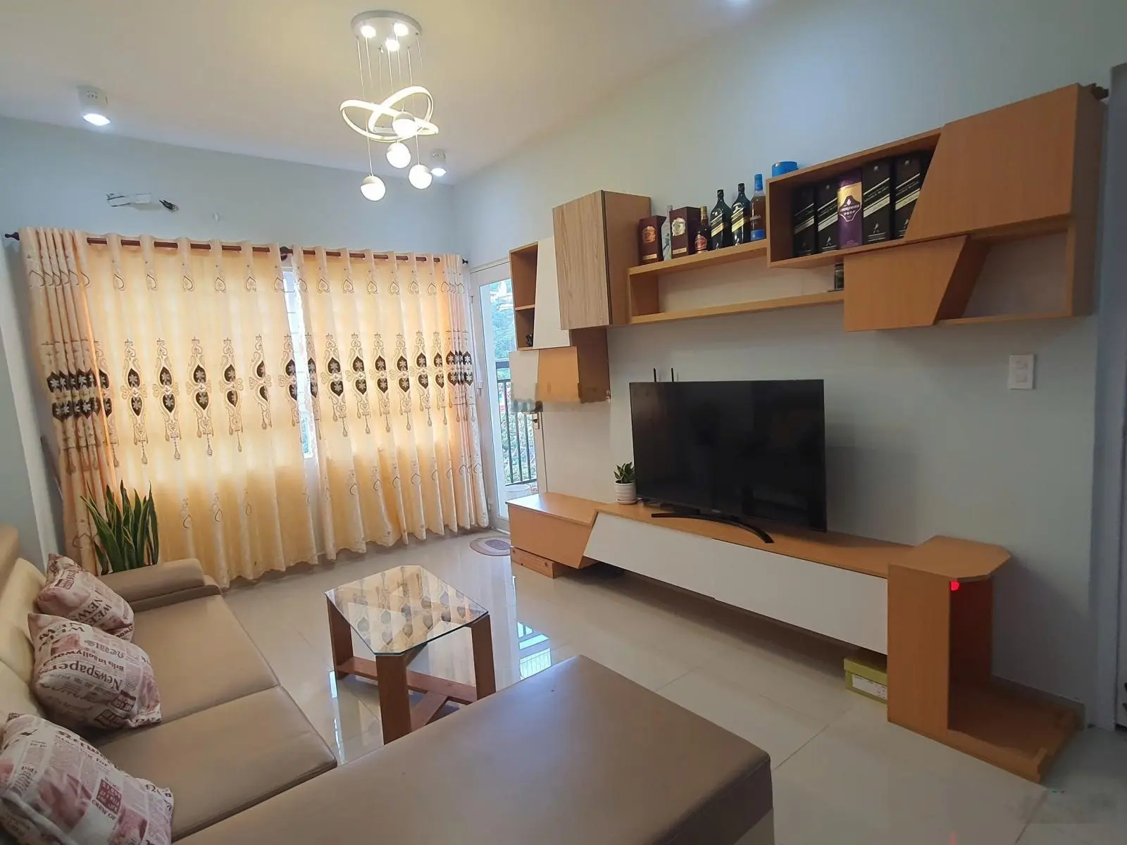 Bán gấp căn hộ 2 phòng ngủ tại Vũng Tàu Center, 76m2 view biển bãi trước TP. Vũng Tàu Full nội thất