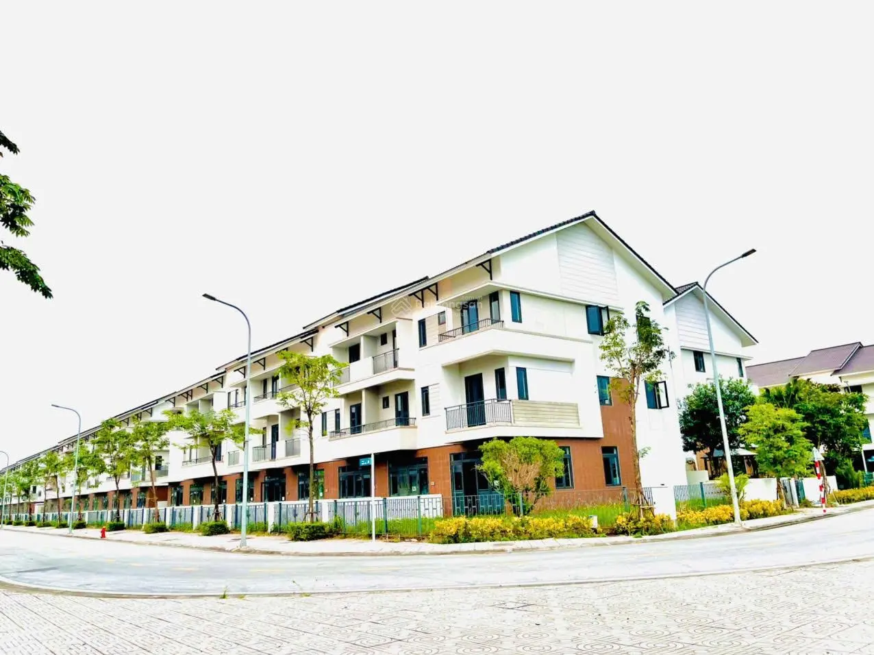 Bán shophouse 100m2, nhà 3 tầng, có đường nội khu 6m, tại Centa Riverside, VSIP - Từ Sơn - Bắc Ninh