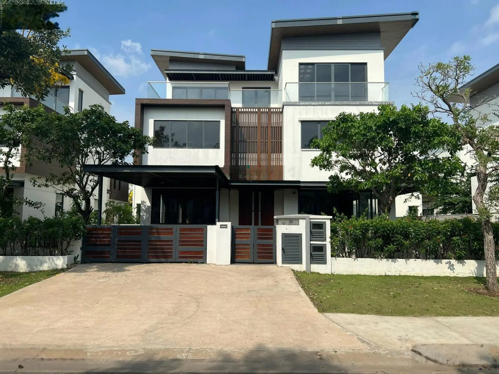 Đơn lập Zone 5, giá 25 tỷ. 324m2 - LH: 0909 165 ***