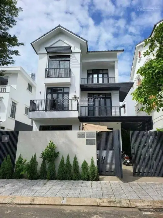 Bán biệt thự khu compound siêu sang Huỳnh Văn Bánh, PN, DT 8 x 23m CN 180m2, 4T + TM, giá