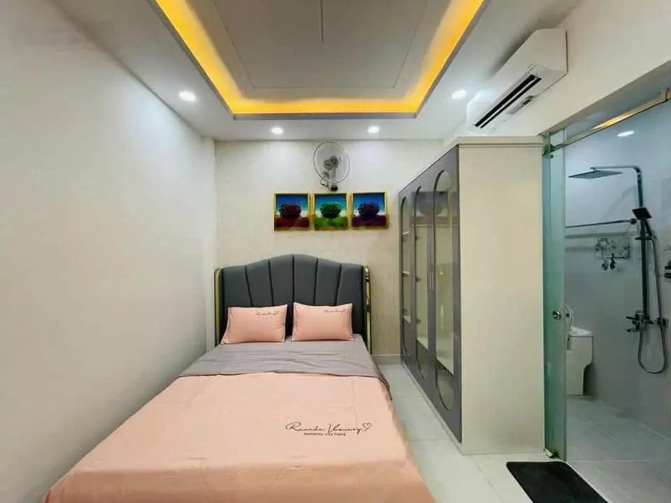 Gọi 0378718030 gặp em Ngân Le nhà Đ. Cao Thắng, Q3, 4PN 4WC 60m2 SHR, gần CV Âu Lạc (chốt giá TL)