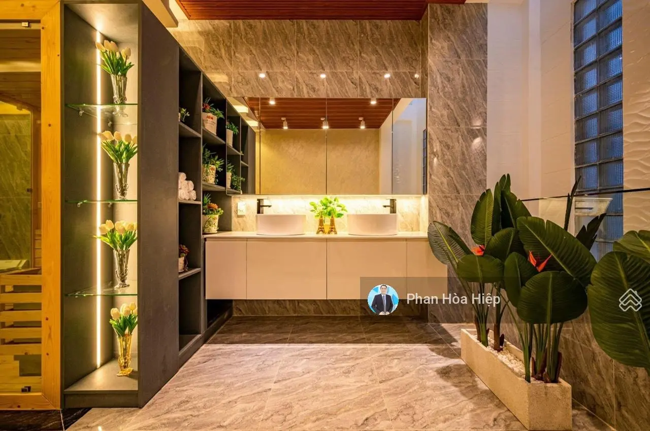 Bán gấp MT đường Hậu Giang, Quận 6, 120m2, 4 tầng BTCT, 5PN, 5WC, sân thượng, tiện KD đa ngành