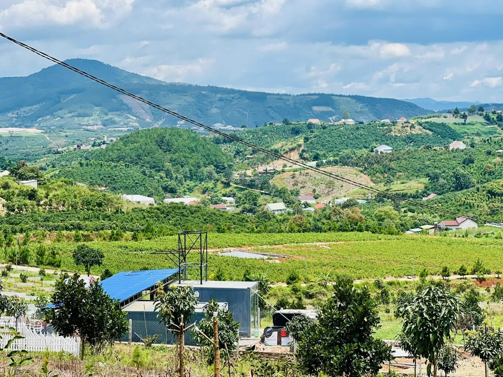 Duy nhất 1 lô đất nghỉ dưỡng view đẹp - gần TP Đà Lạt giá rẻ. Sổ hồng sẵn, có sẵn thổ cư