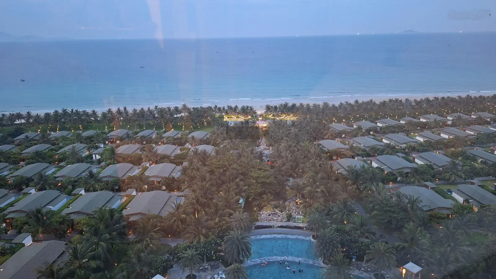 Bán biệt thự biển movenpick cam ranh: 513,59m2, 2pn, hồ bơi riêng view trực diện biển giá 16,5 ty