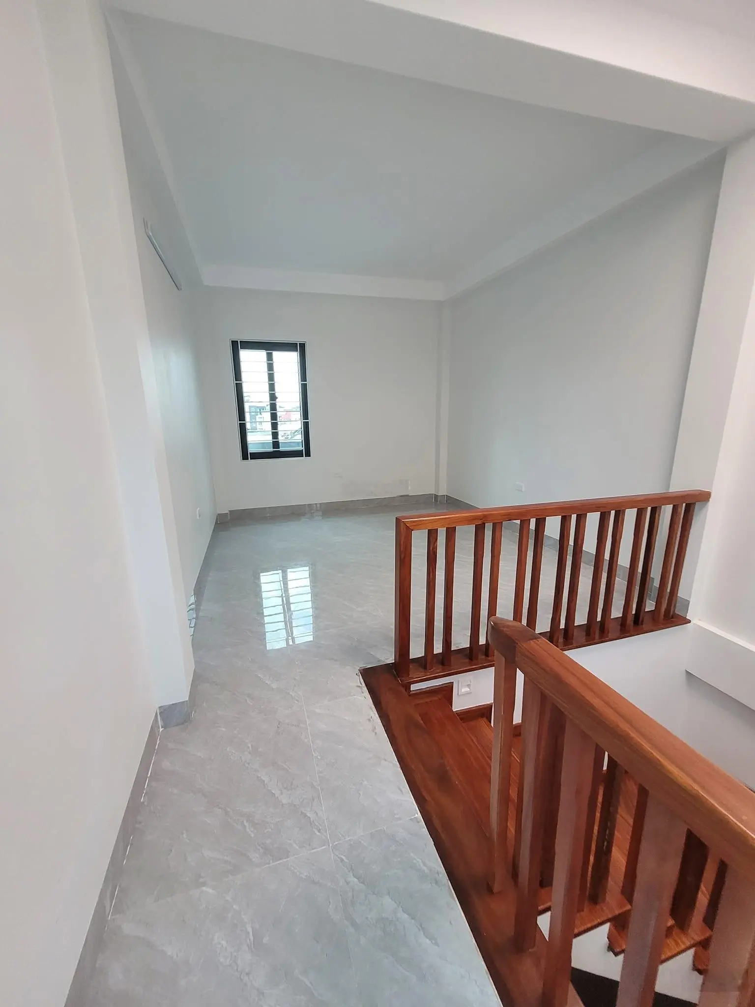 Bán nhà mới Phú Xá, Phú Thượng 40m2 MT 3.5m xây 6 tầng, 8 ngủ , ngõ nông, View Cầu Nhật Tân 7.x tỷ