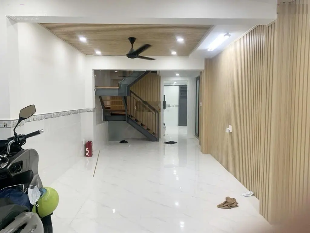 Nhà đường Võ Văn Kiệt, 5 tầng, 52m2 hẻm xe hơi Quận