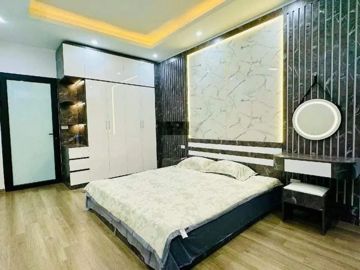 Bán nhà riêng 35m2, 4,595 tỷ, 3PN, 3WC, view đẹp tại Thạch Bàn, Long Biên, Hà Nội