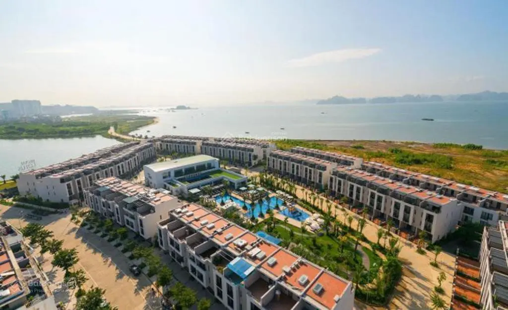 Bán liền kề mặt hồ cạnh bãi tắm dự án Lotus Residences - Liền Kề Vạn Liên để lại toàn bộ nội thất