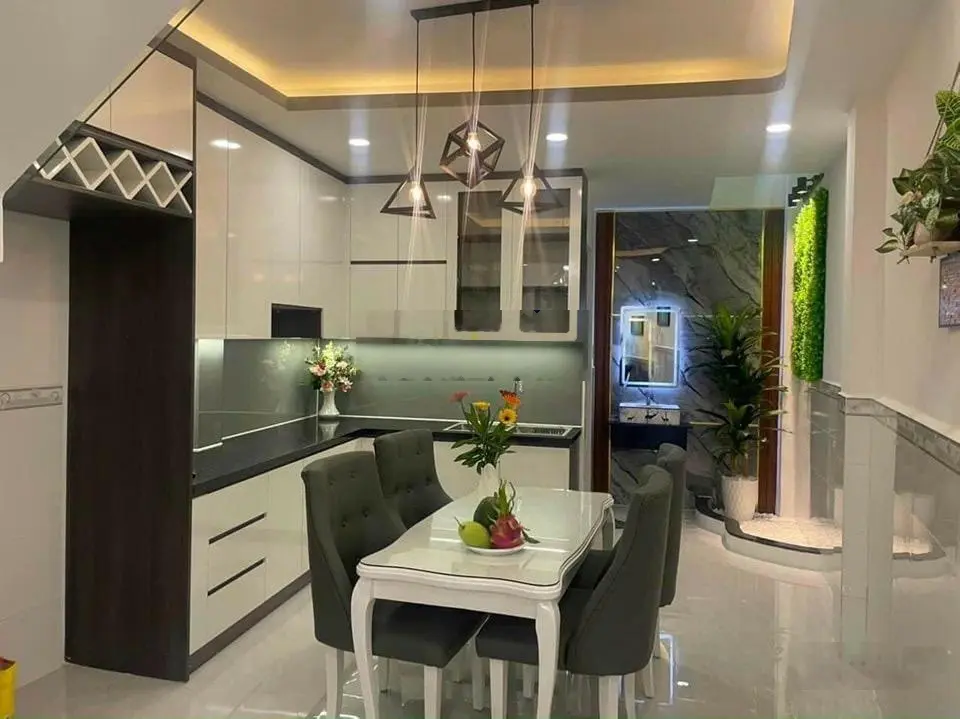 Nhà đẹp lung linh ngay Nguyễn Văn Cừ Q5. 42m2. SHR bao công chứng