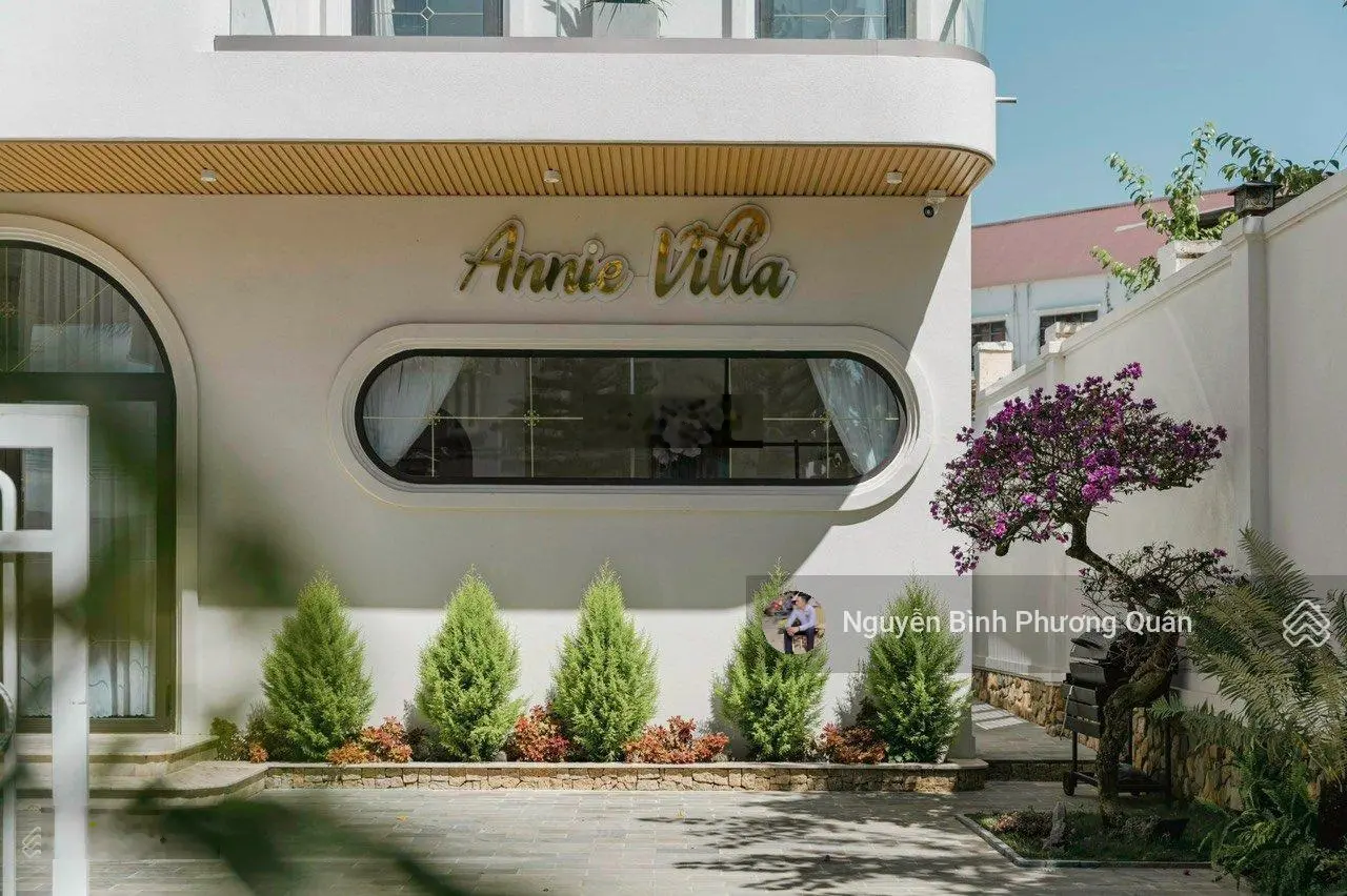 Căn villa xịn đẹp phong cách Địa Trung Hải, kế bên thung lũng Tình Yêu