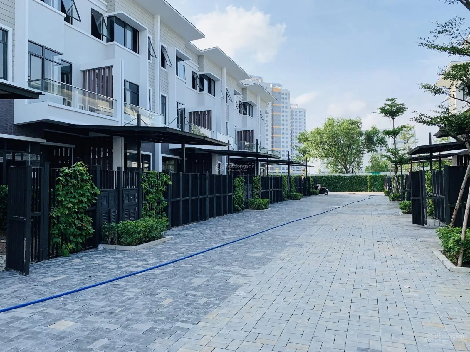 Bán gấp nhà phố liền kề Valora Island 3 tầng, DT: 5x20m, full nội thất đẹp giá 12 tỷ