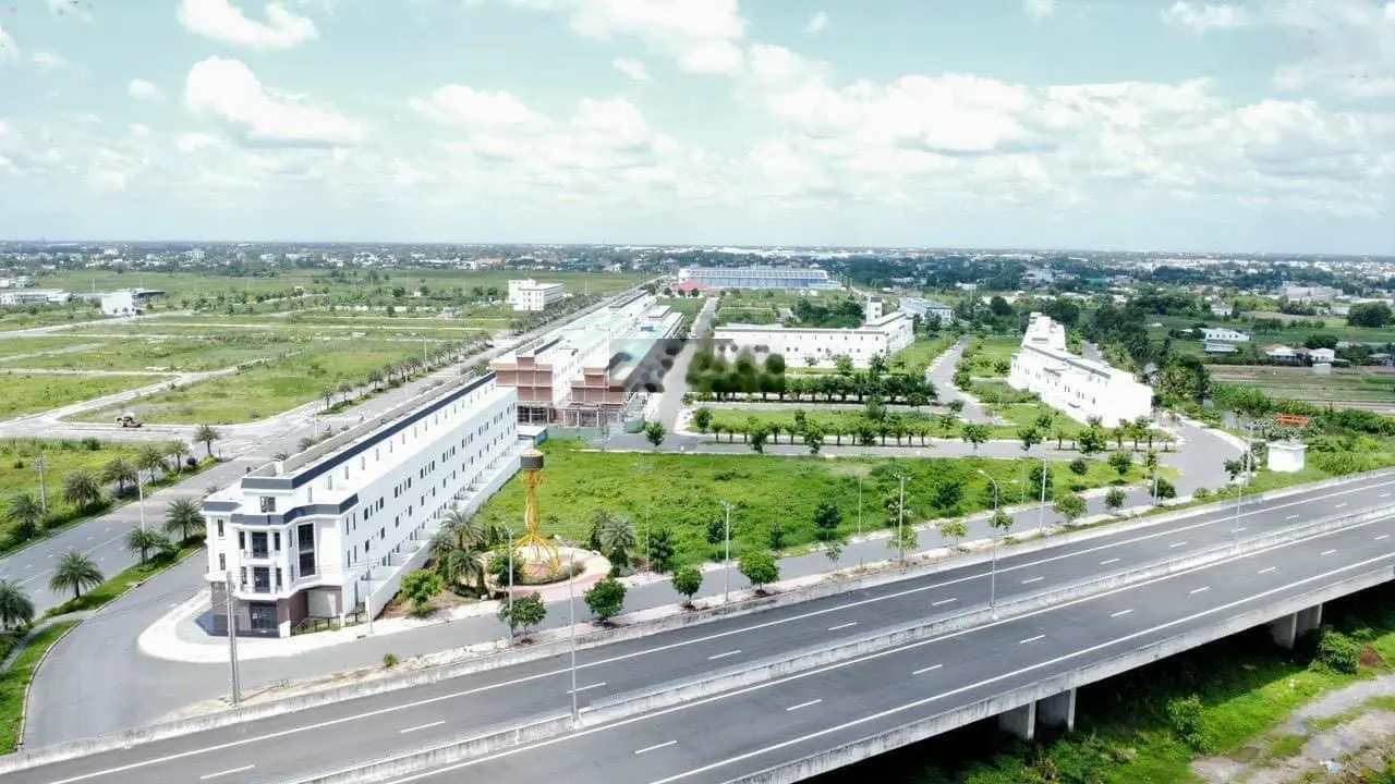 Cần Bán Đất The Sol City. Cần Giuộc-Long An, ngay chợ Hưng Long, Bình Chánh. DT: 100m2. Giá: 2,5 tỷ