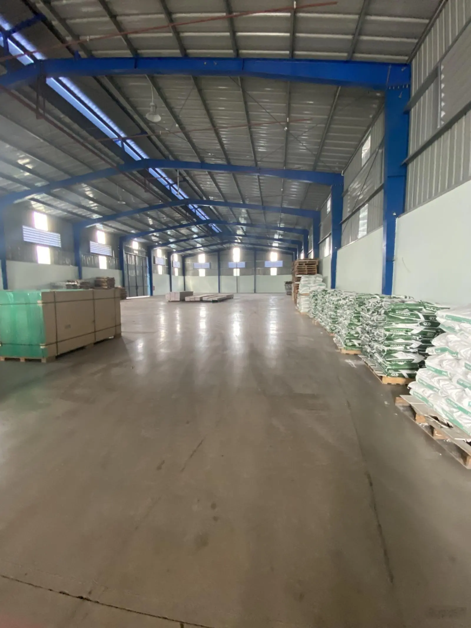 Cần bán nhà xưởng 4000m2 khu công nghiệp Hà Khánh, Hạ Long, Quảng Ninh