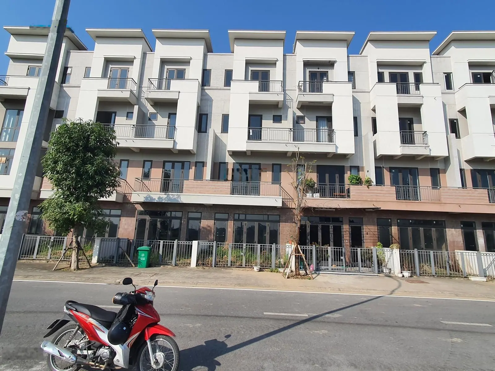 Bán Shophouse đẹp tại Centa Diamond, 4,x tỷ, 75m2, nhiều tiện ích sống