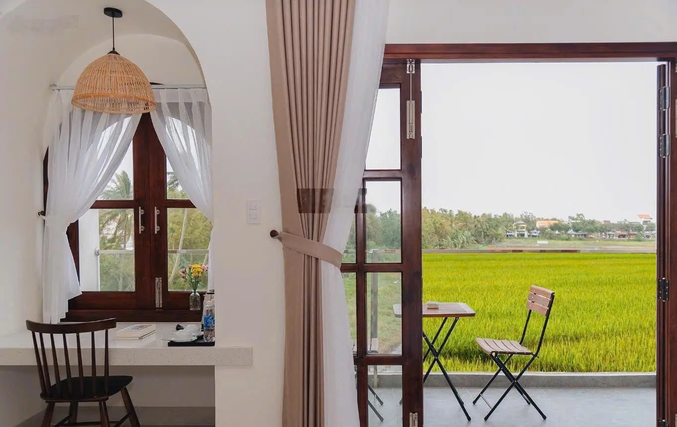 Bán homestay trung tâm Hội An 5PN, sở hữu view cánh đồng lúa. Nội thất xịn sò. Giá 11,9 tỷ