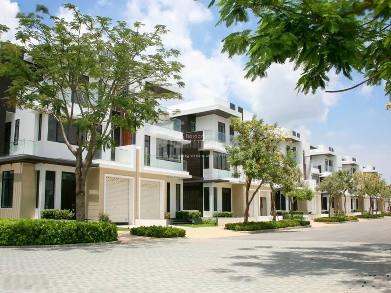 KDC Biệt thự Lucasta Villa: Bán căn 166m2, 175m2, 230m2, 320m2, 423m2. Liên hệ 0909121556